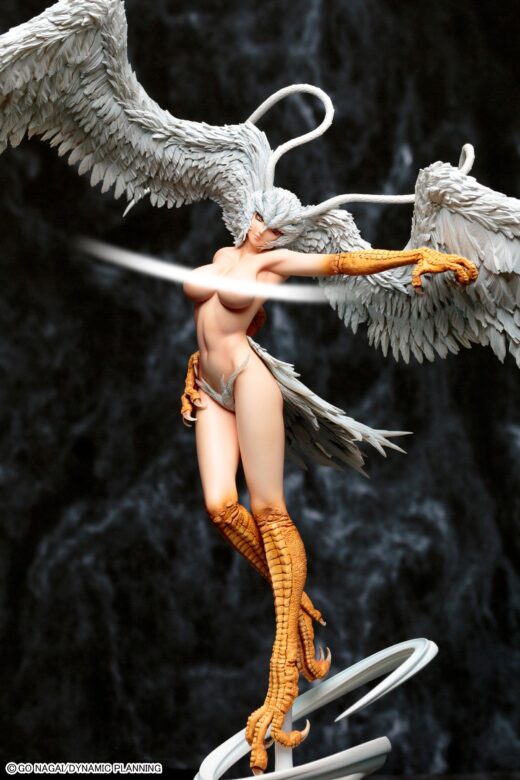 Devilman Figura Sirene Demon Spiritual Wings in the Sky