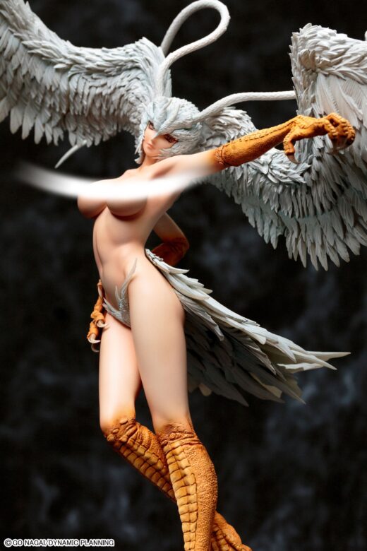 Devilman Figura Sirene Demon Spiritual Wings in the Sky