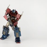Transformers-Generation-1-Figura-Optimus-Prime-Classic-Edition-41-cm-04