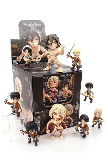 Attack on Titan Expositor con 12 Minifiguras 8 cm