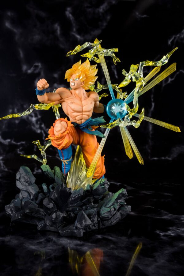 Estatua FiguartsZERO Super Saiyan Son Goku