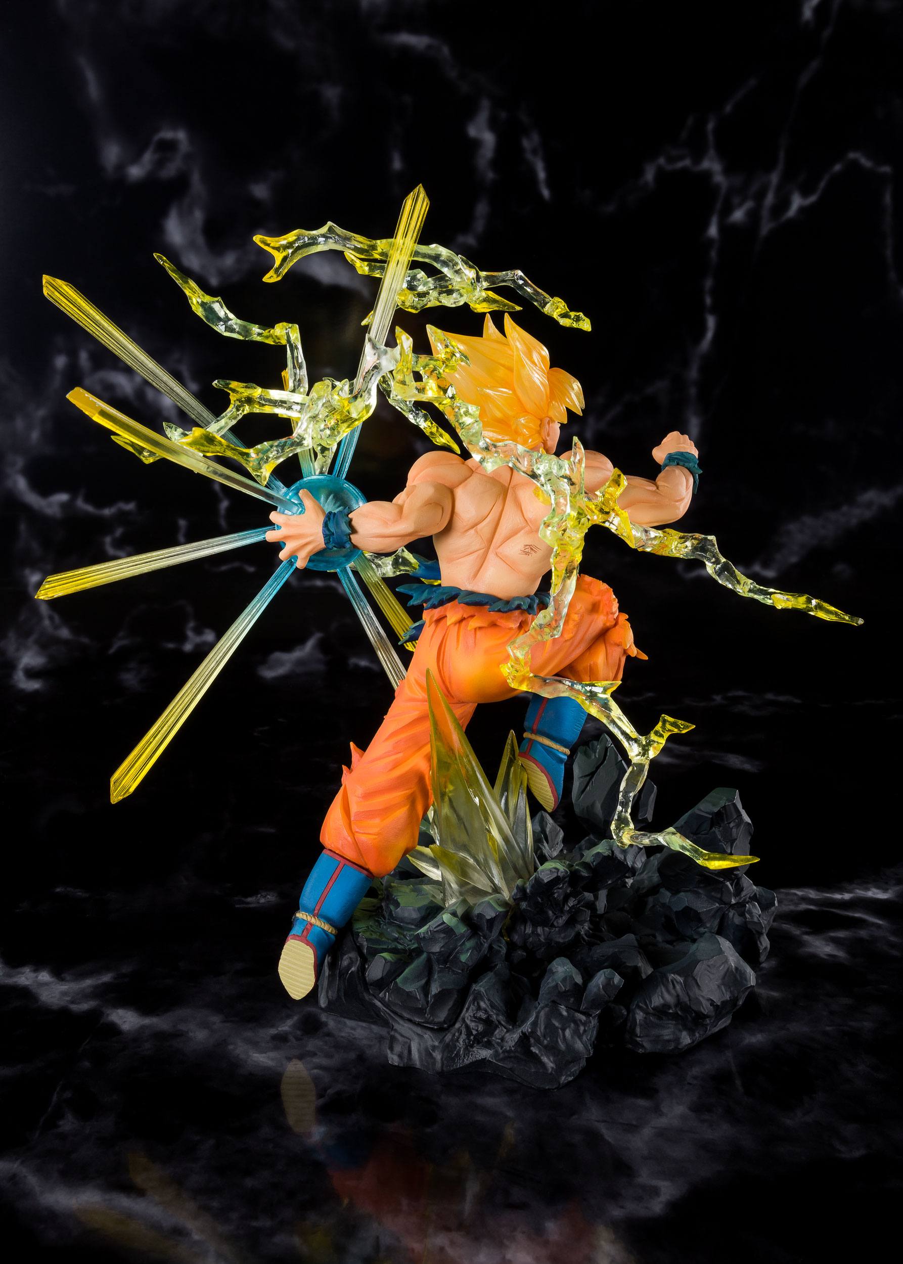 Estatua FiguartsZERO Super Saiyan Son Goku