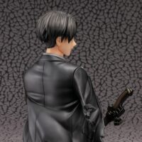 Estatua Attack on Titan Levi Up Figure Color 25 cm