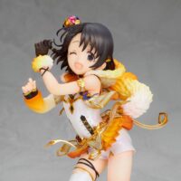 Estatua-Idolmaster-Chie-Party-Time-Gold-02