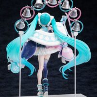 Estatua-Miku-Mirai-Vocaloid-Winter-Festival-01