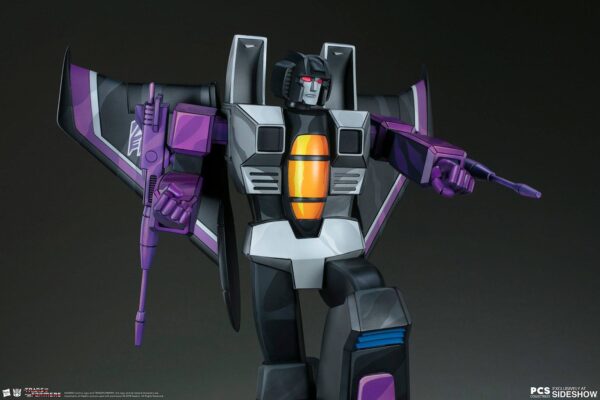 Estatua Transformers Museum Scale Skywarp G1 67 cm