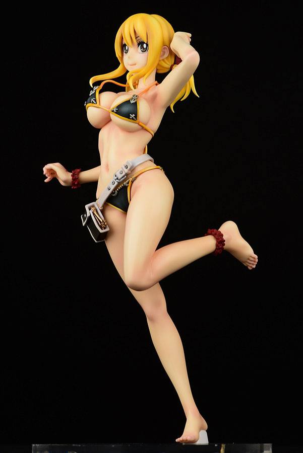 Estatua Lucy Heartfilia Swimwear Style Noir