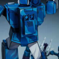 Figura-Transformers-Classic-Scale-Soundwave-24-cm-03