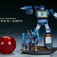 Figura-Transformers-Classic-Scale-Soundwave-24-cm-04