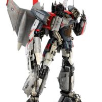 Figura-Transformers-DLX-Scale-Blitzwing-27-cm-01