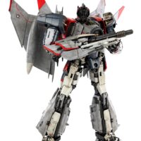 Figura-Transformers-DLX-Scale-Blitzwing-27-cm-04