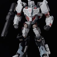 Figura-Transformers-Furai-Model-Kit-Megatron-IDW-Autobot-16-cm-00