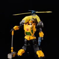 Figura-Transformers-Furai-Model-Plastic-Kit-Bumblebee-15-cm-01