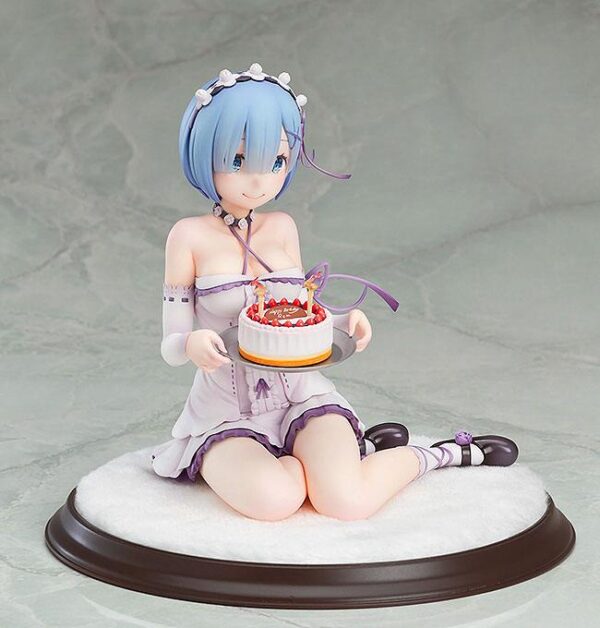 Estatua Rem Birthday Cake