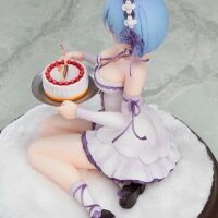 Estatua Rem Birthday Cake