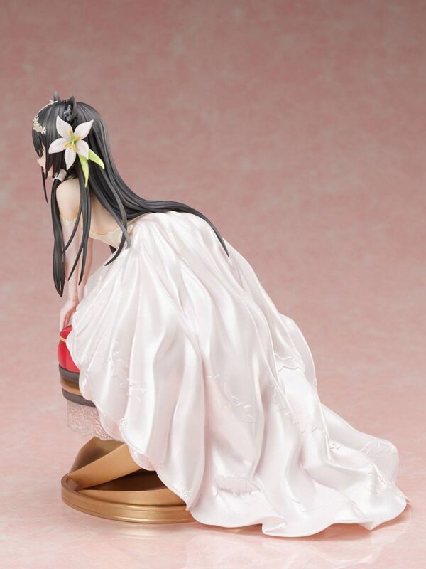 Estatua Rem Galleu Wedding Dress