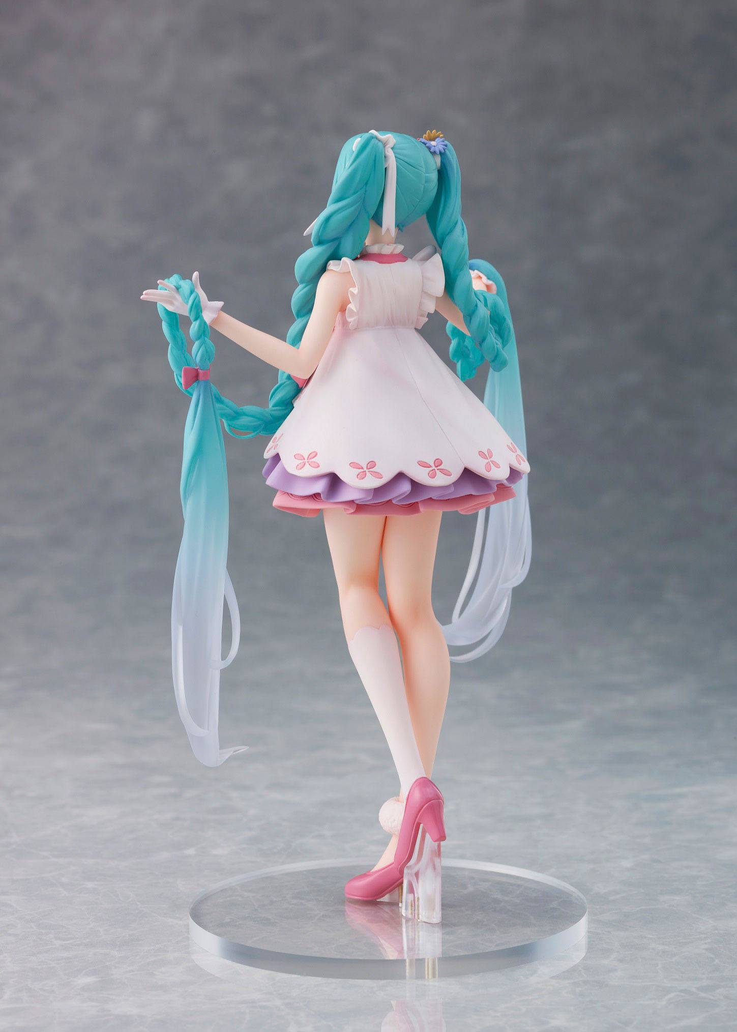 Estatua Hatsune Miku Rapunzel Wonderland