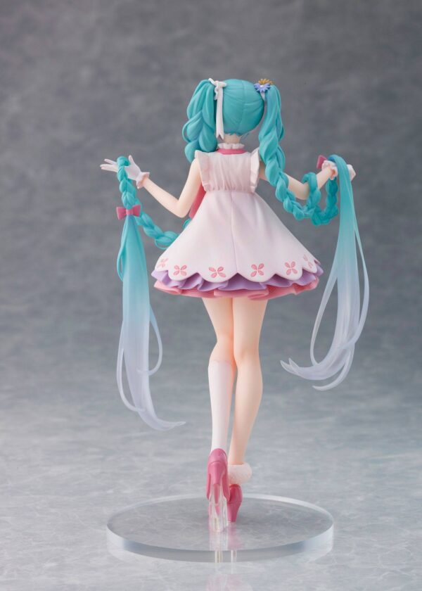 Estatua Hatsune Miku Rapunzel Wonderland