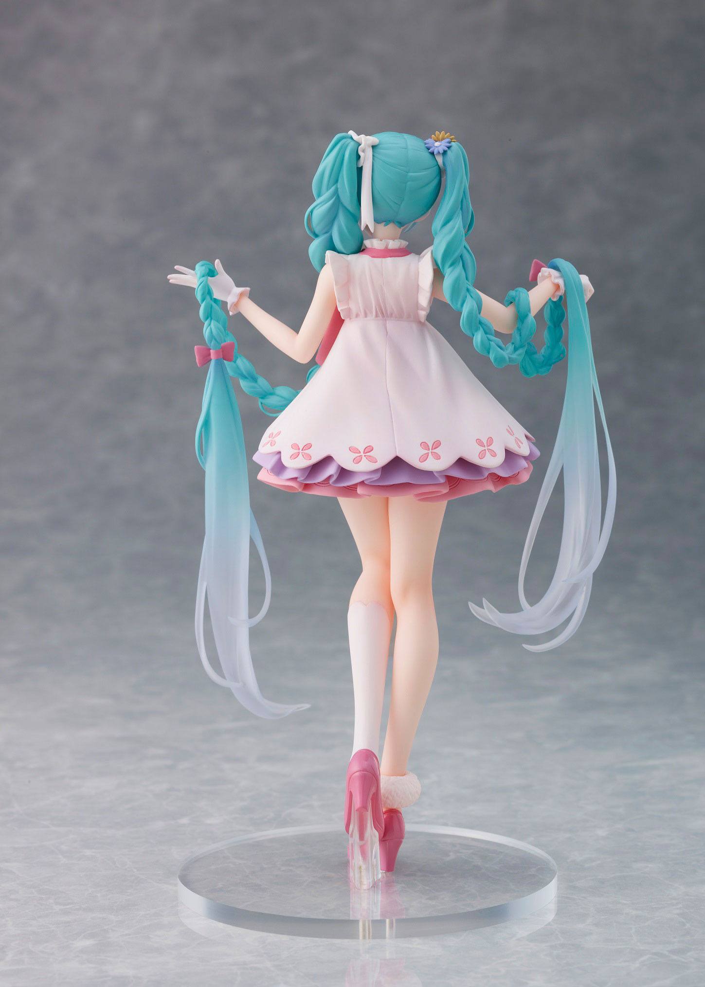 Estatua Hatsune Miku Rapunzel Wonderland