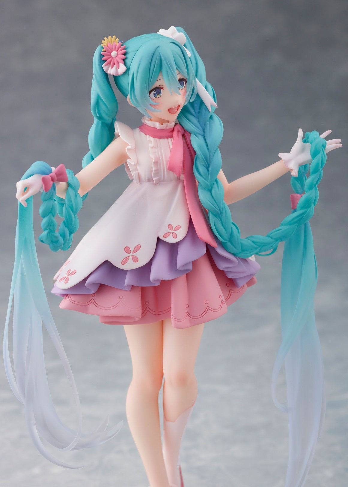 Estatua Hatsune Miku Rapunzel Wonderland