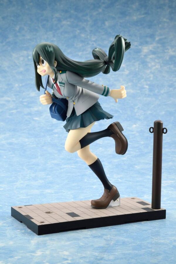 Estatua Konekore Tsuyu Asui Uniform