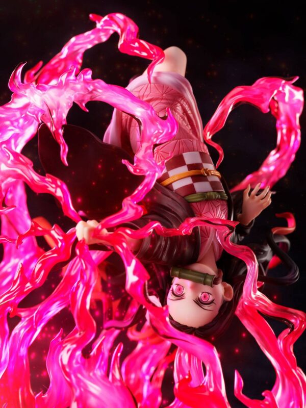 Estatua Nezuko Kamado Exploding Blood