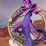 Estatua Dark Magician Purple Version