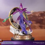 Estatua Dark Magician Purple Version