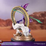 Estatua Dark Magician Purple Version