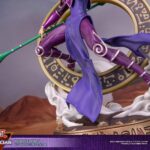 Estatua Dark Magician Purple Version