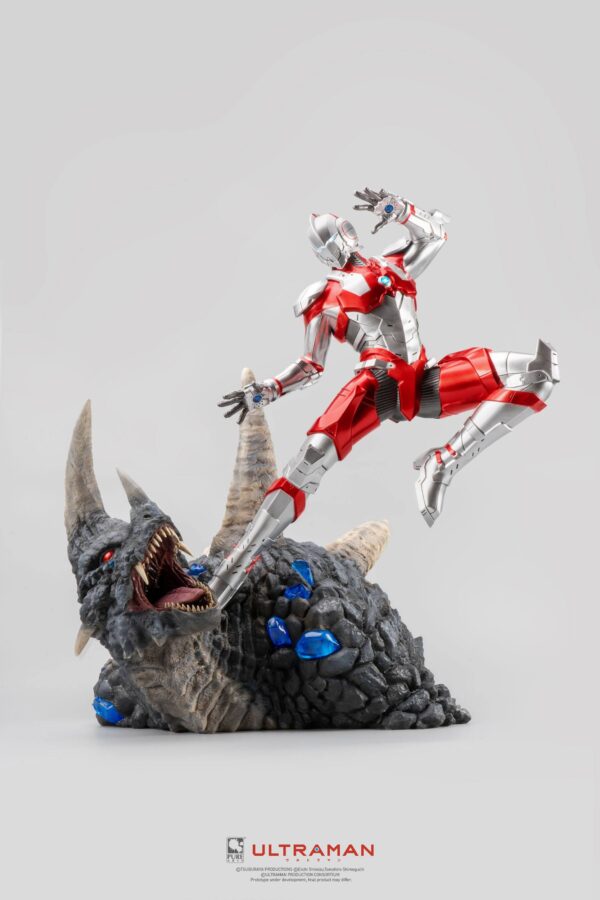 Estatua Ultraman vs Black King