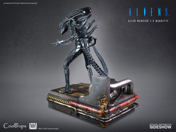 Estatua Alien Warrior Deluxe