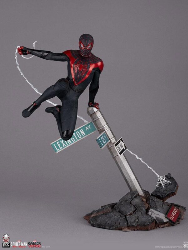 Estatua Spider-Man Miles Morales