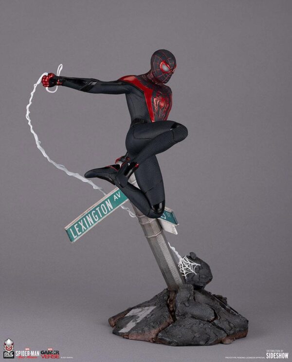 Estatua Spider-Man Miles Morales