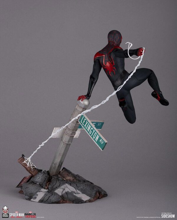 Estatua Spider-Man Miles Morales