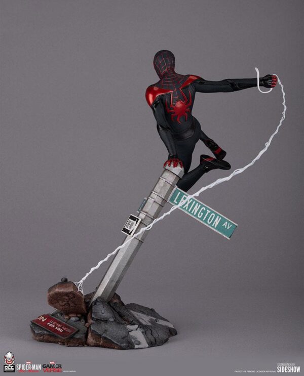 Estatua Spider-Man Miles Morales