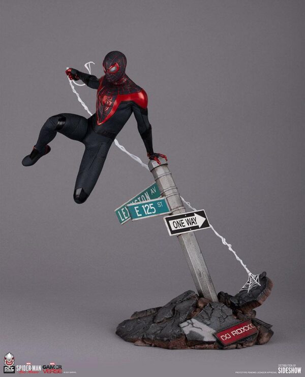 Estatua Spider-Man Miles Morales