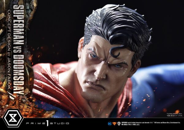 Estatua Superman Vs Doomsday