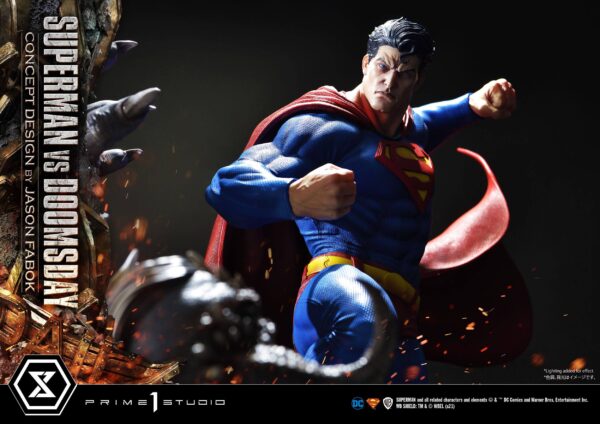 Estatua Superman Vs Doomsday