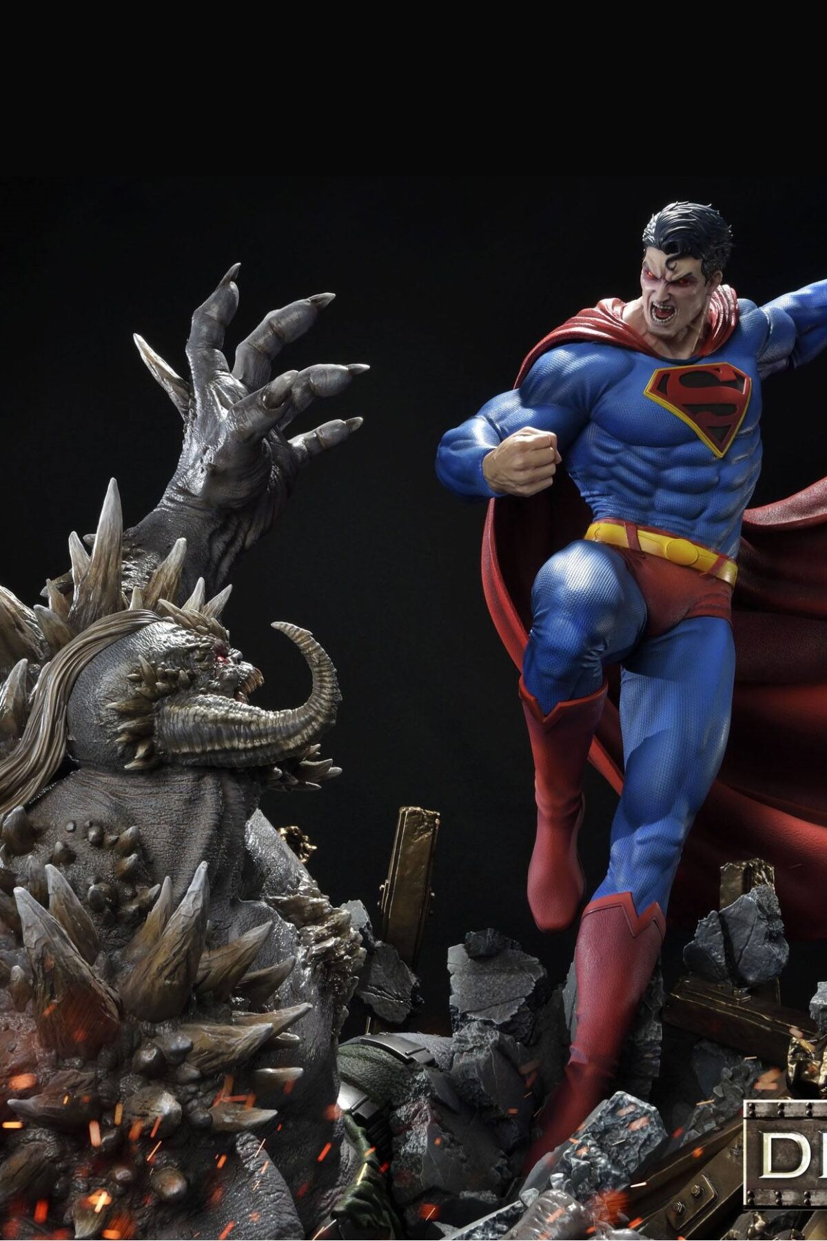 Estatua Superman Vs Doomsday Deluxe Bonus