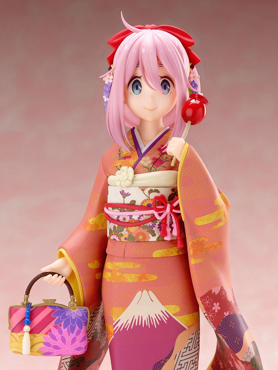 Estatua Nadeshiko Kagamihara Furisode