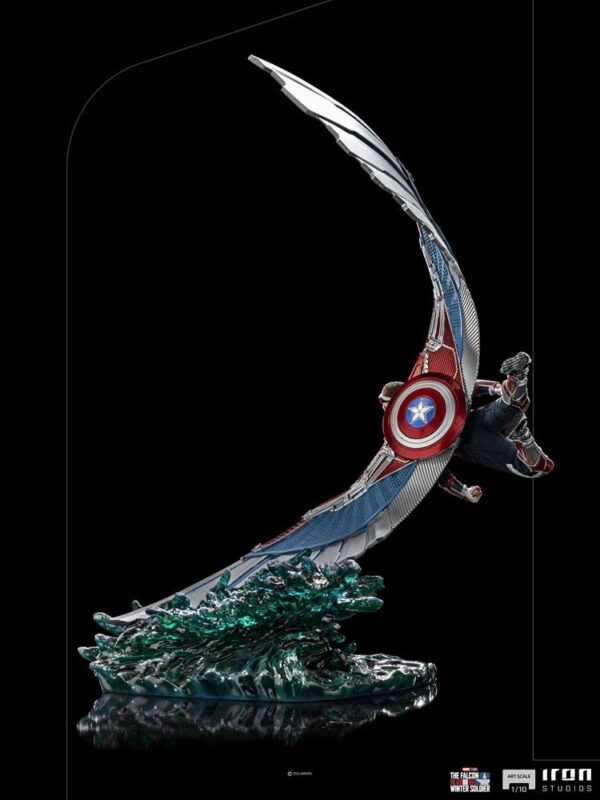 Estatua Captain America Sam Wilson Deluxe