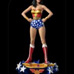 Estatua Wonder Woman Lynda Carter