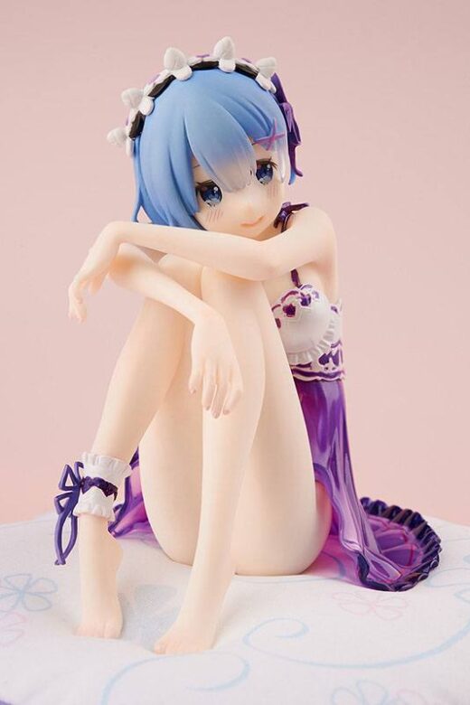 Estatua Rem Birthday Purple Lingerie