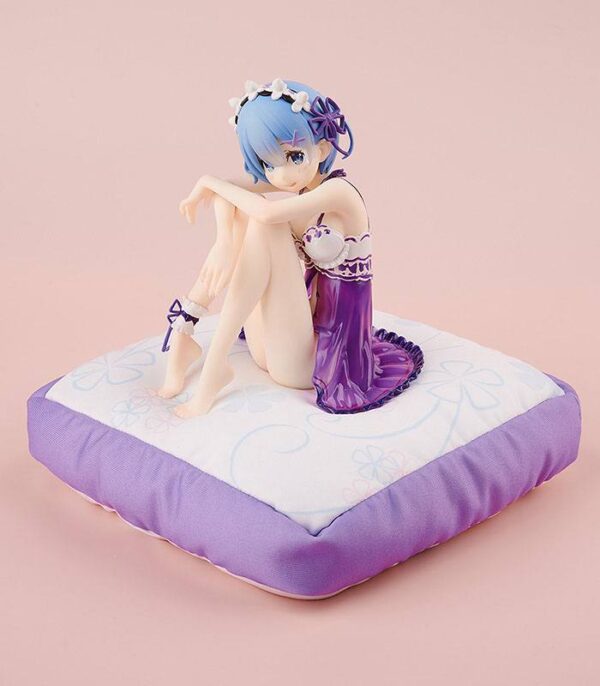 Estatua Rem Birthday Purple Lingerie