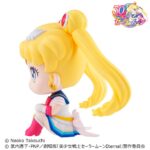 Estatua Look Up Super Sailor Moon