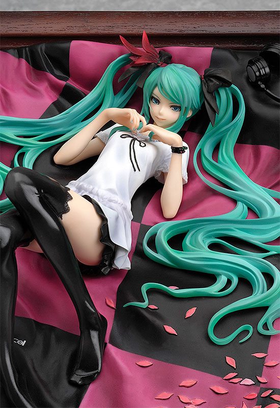 Estatua Miku Hatsune World is Mine