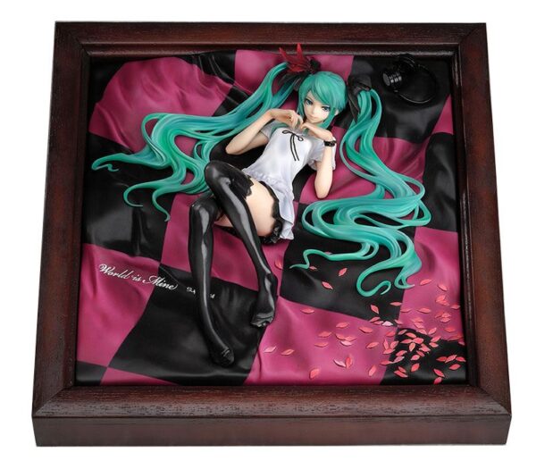 Estatua Miku Hatsune World is Mine