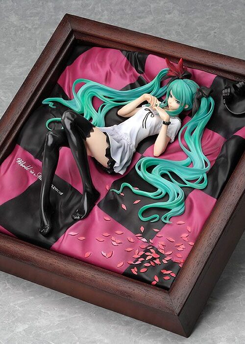 Estatua Miku Hatsune World is Mine