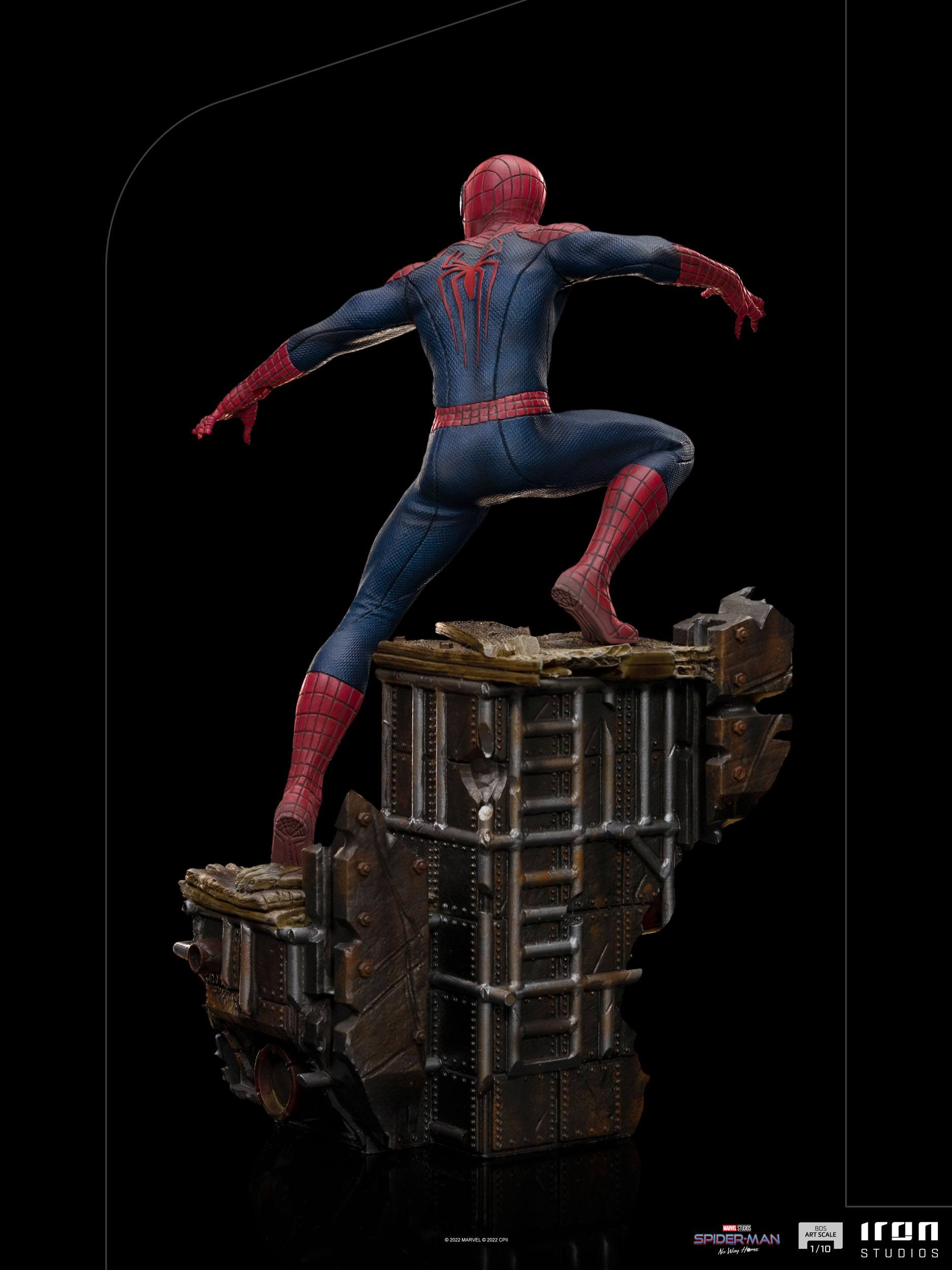 Estatua Deluxe Spider-Man Peter 3